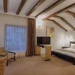 Mer Guest House B&B براشوف