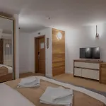 Mer Guest House B&B 4*