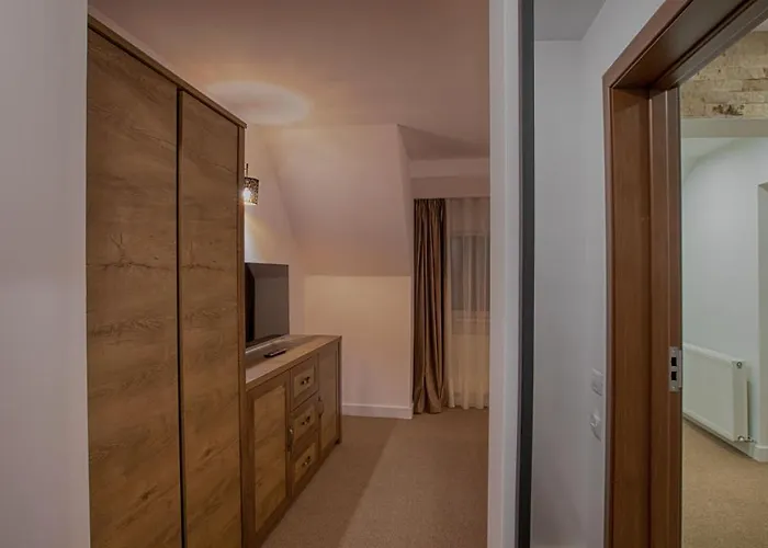 Mer Guest House B&B Pensjonat 4*